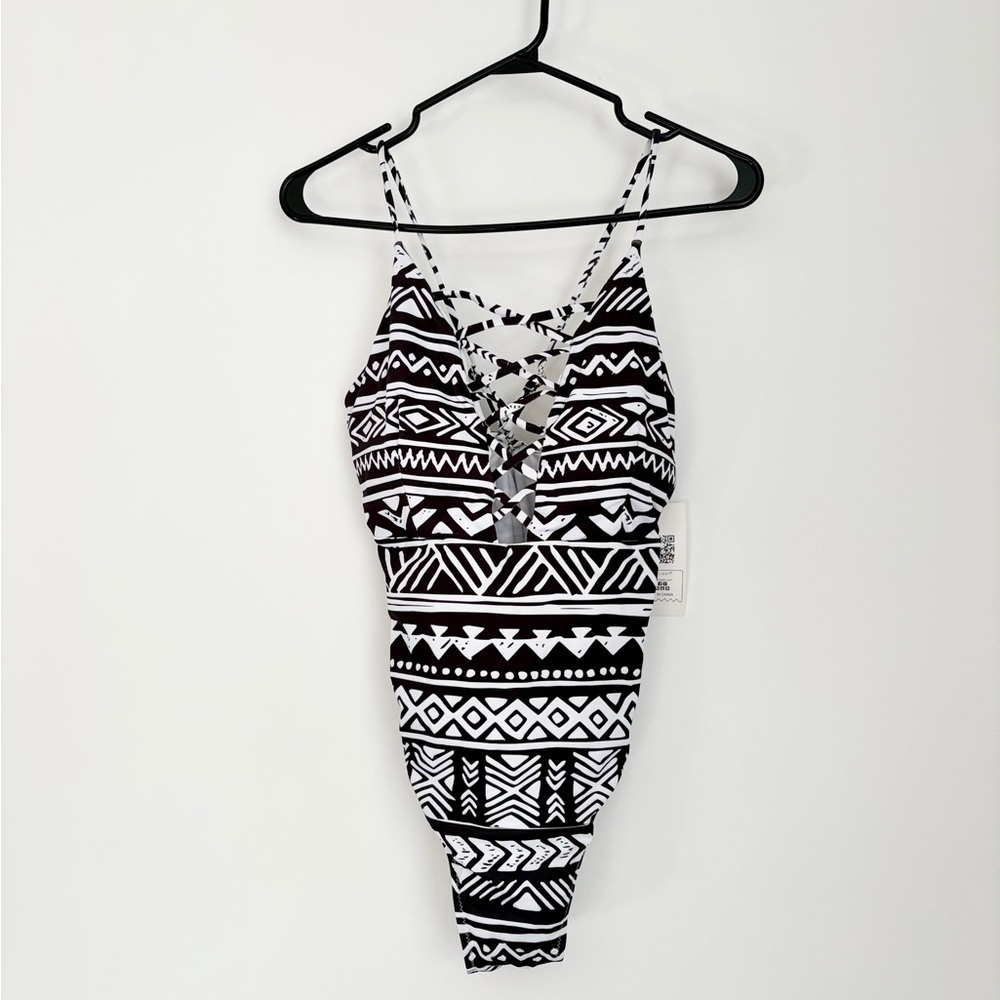 ⭐ 3 for $40 - NWT Black and White - Tribal One Piece Swimsuit - Large